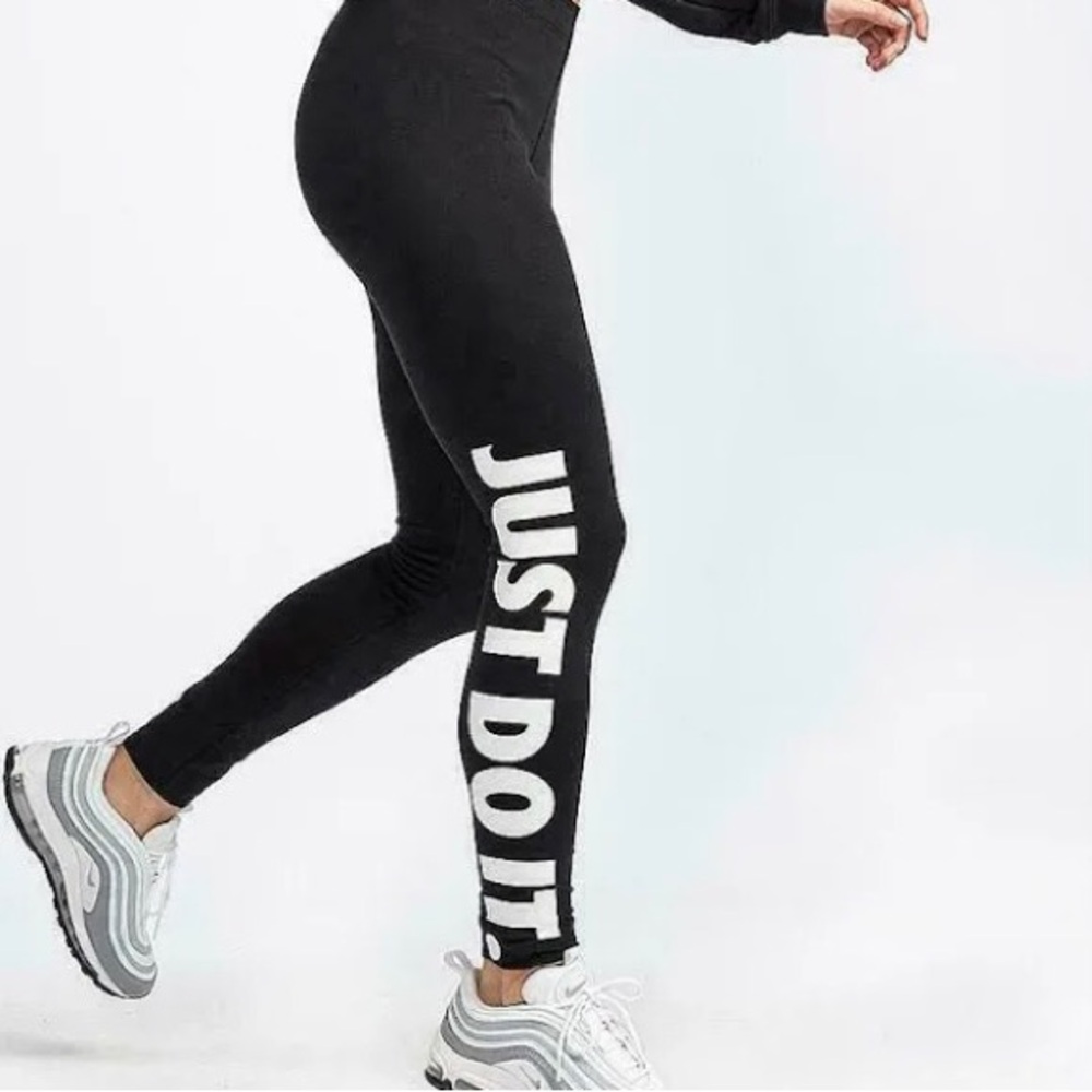 Nike Women’s Black Leggings